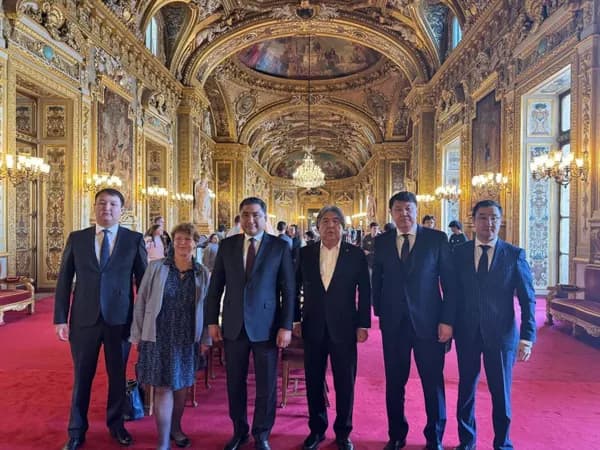 Париж в общей линии больших переговоров