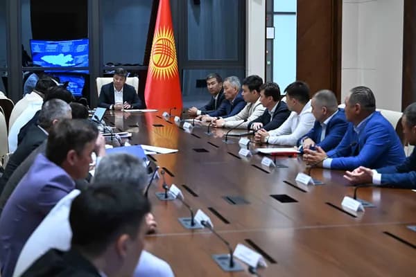 Под руководством Бакыта Торобаева состоялось совещание по вопросам промышленных зон и индустриальных парков