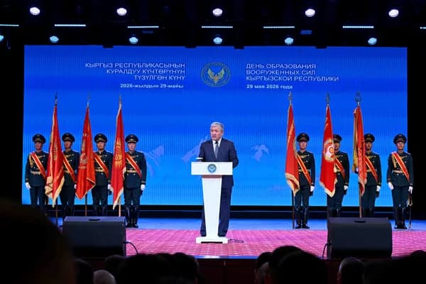 Адылбек Касымалиев принял участие в торжественном мероприятии, посвящённом 34-летию Вооружённых Сил Кыргызской Республики