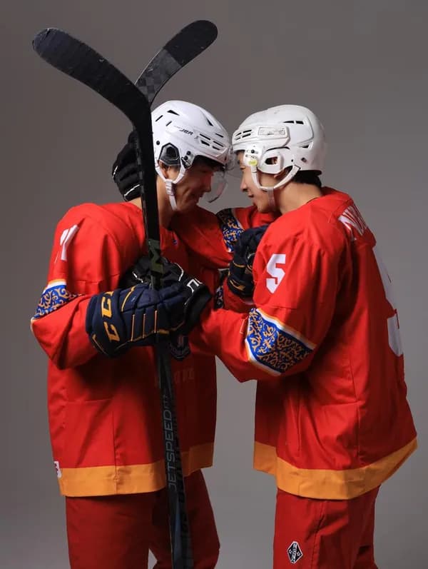 Большой хоккей — на открытых катках Бишкека