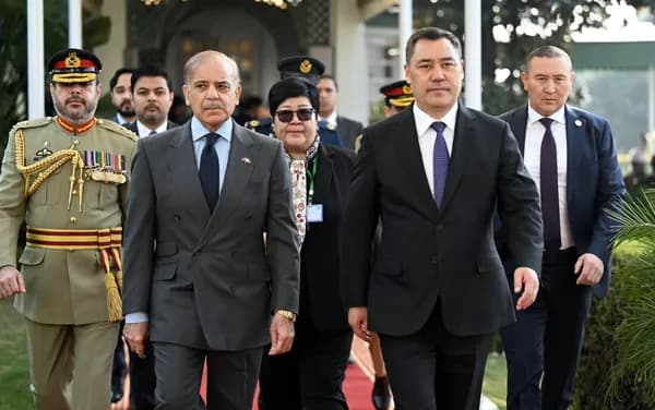 Самая короткая дорога к океану - через Пакистан