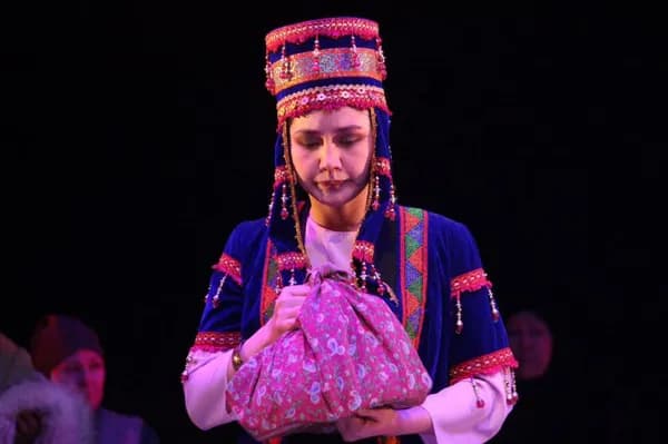 Сцена, соединяющая эпохи