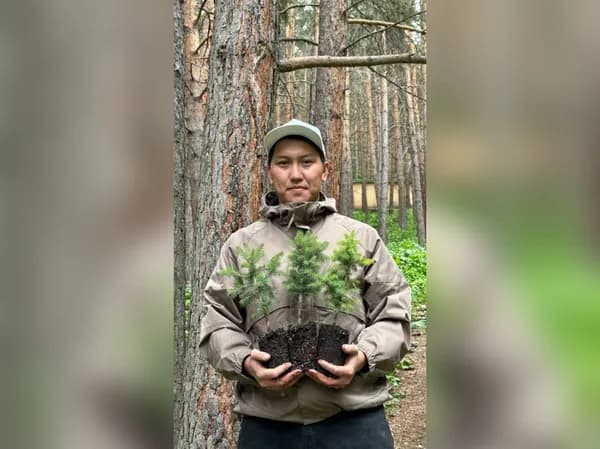 Исражидин Зарипов: "Сажать деревья - значит менять всё к лучшему