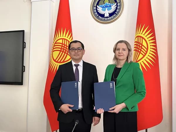 ПРООН передала Кыргызстану пять аппаратов ИВЛ для новорождённых