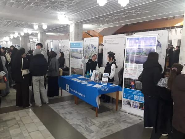 Нынче вузы борются за абитуриентов