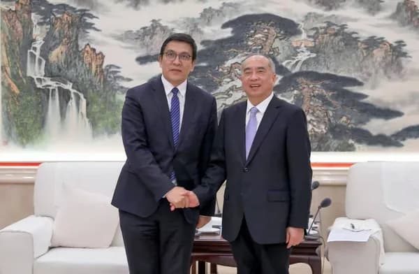 Делегация Кабмина КР проводит переговоры в Шаньдун (КНР) по вопросам открытия новых промышленных предприятий